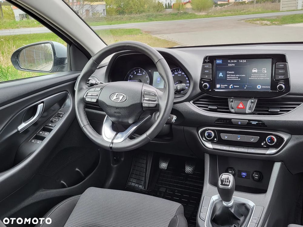 Hyundai i30 1.0 T-GDI Classic + - 8