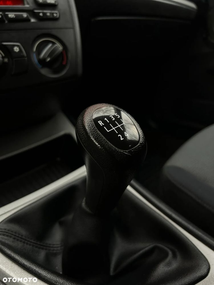 BMW Seria 1 116i - 23