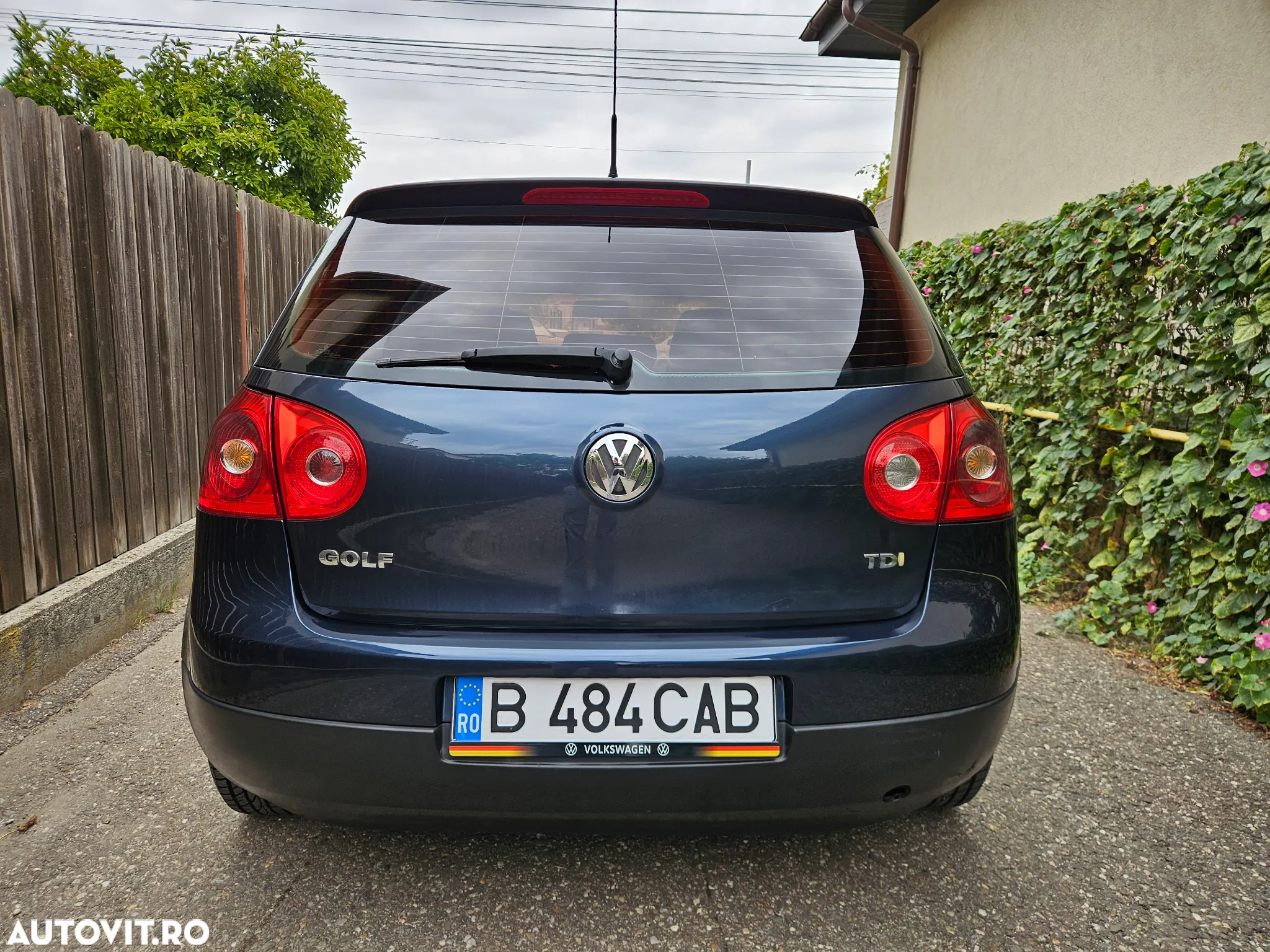 Volkswagen Golf - 6