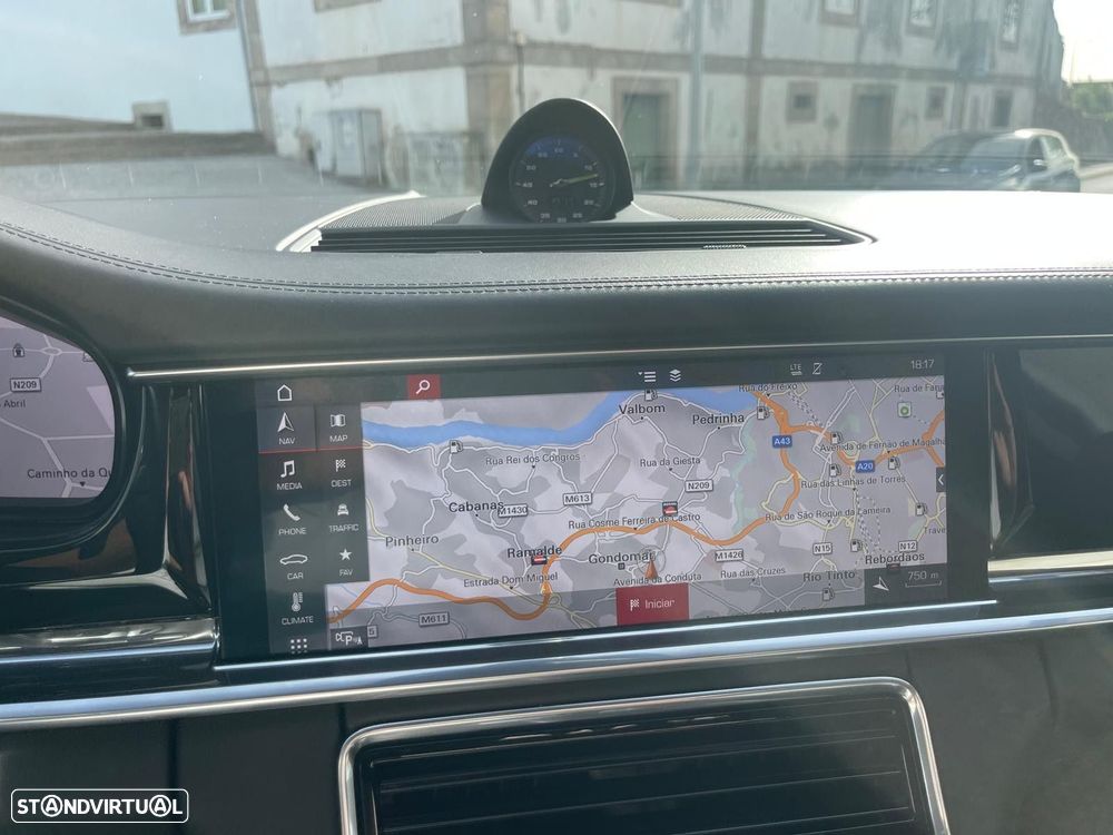 Porsche Panamera 4 E-Hybrid - 32