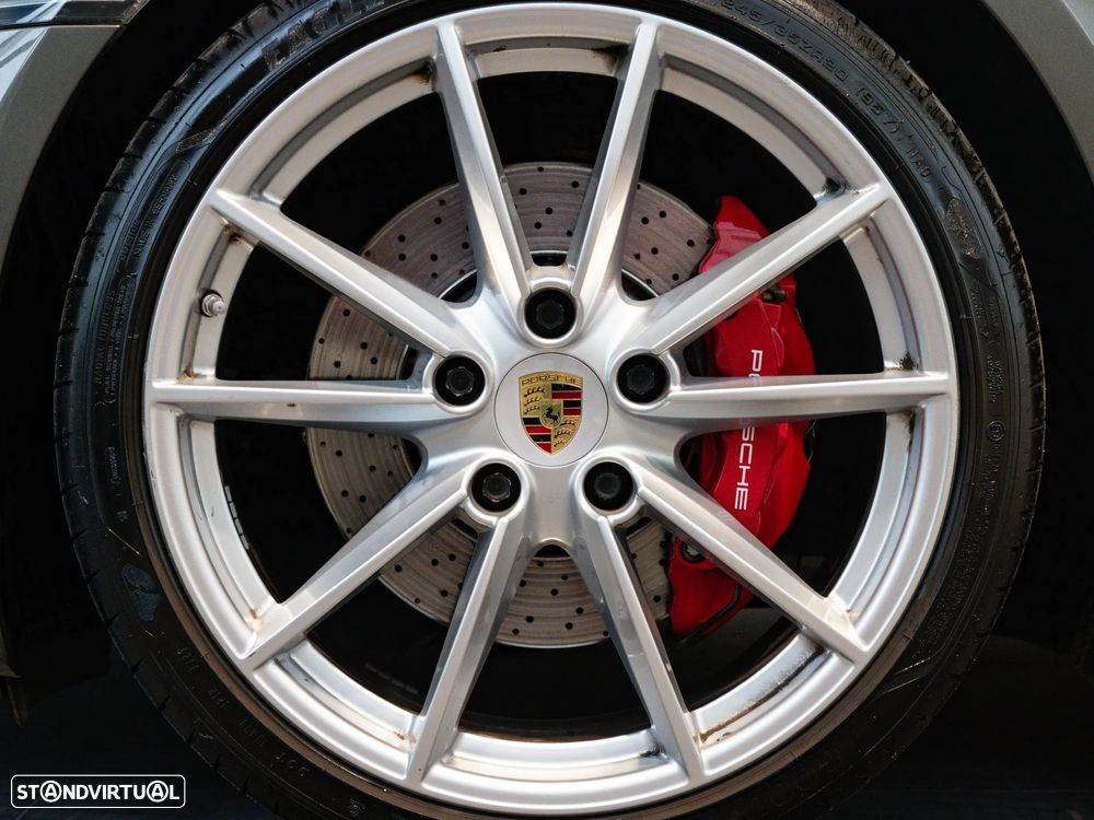 Porsche 911 (992) Carrera 4S PDK - 24