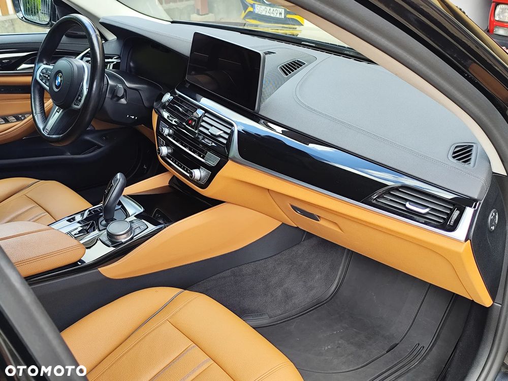 BMW Seria 5 530i GPF xDrive Luxury Line - 15
