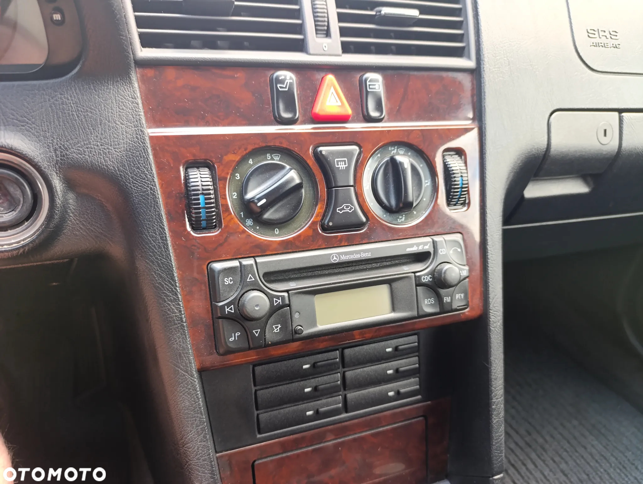 Mercedes-Benz Klasa C 180 Elegance - 21