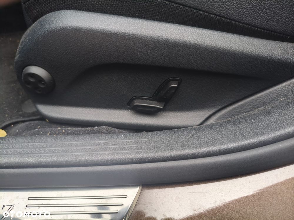 Mercedes-Benz Klasa C 250 9G-TRONIC Edition - 12