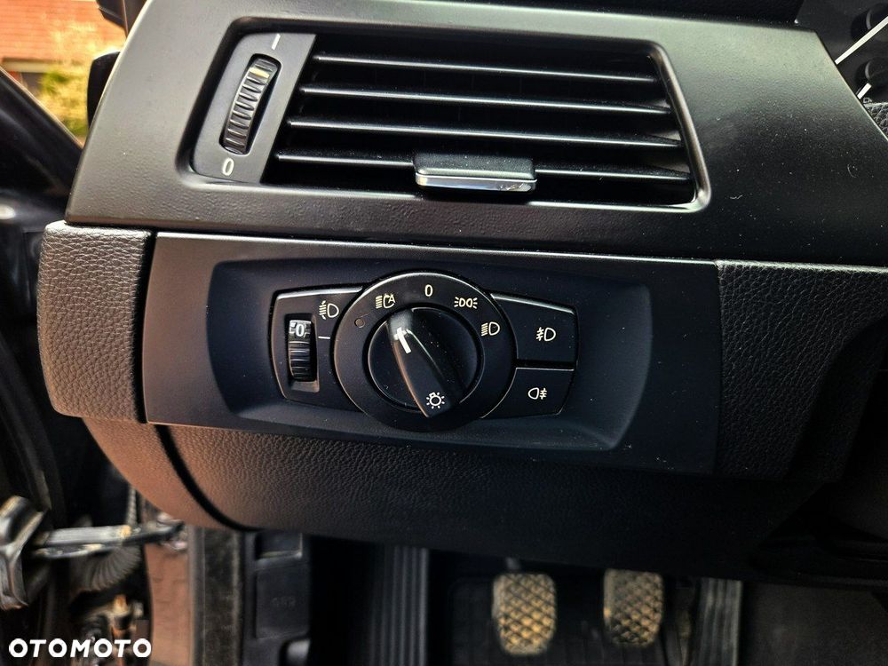 BMW Seria 3 318d - 16