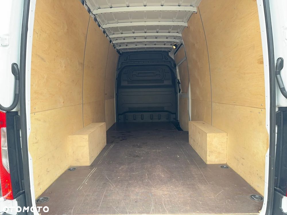 Mercedes-Benz Sprinter - 7