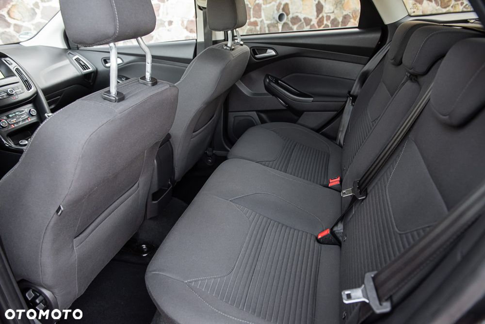 Ford Focus SW - 27
