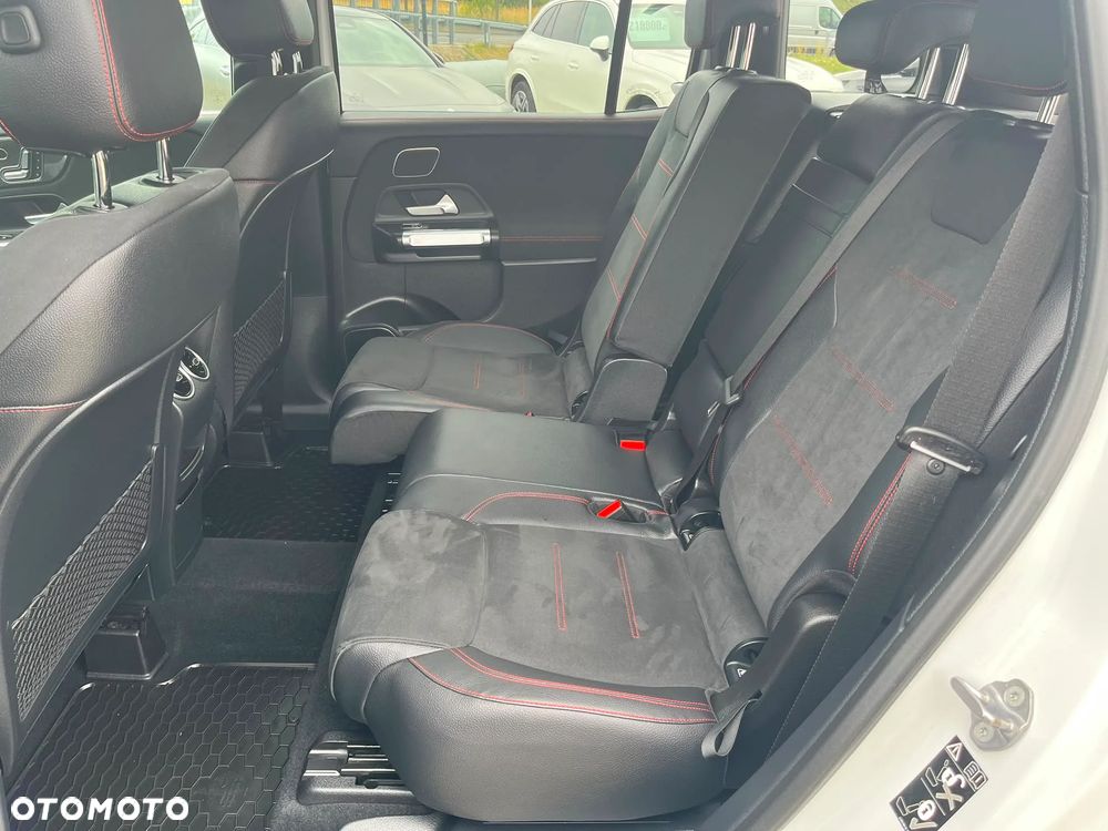 Mercedes-Benz GLB 250 4-Matic 8G-DCT - 35