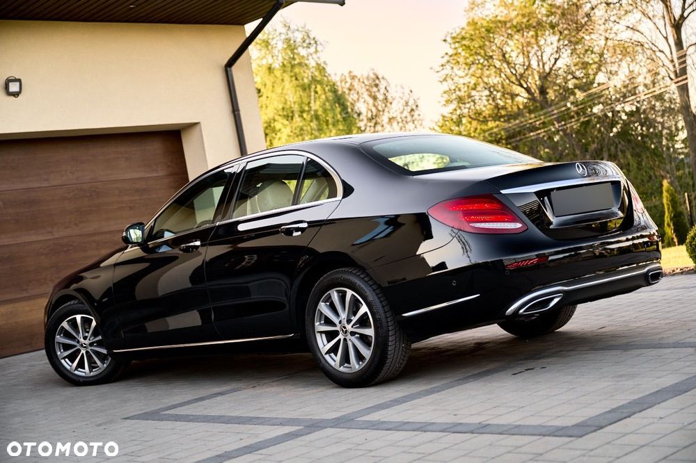 Mercedes-Benz Klasa E 220 d 9G-TRONIC - 2