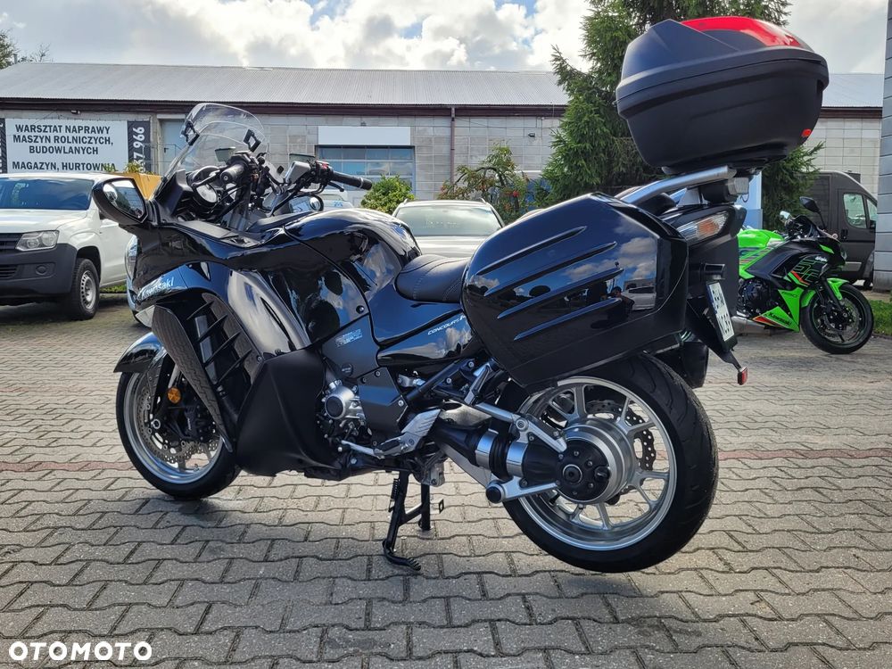 Kawasaki GTR - 18