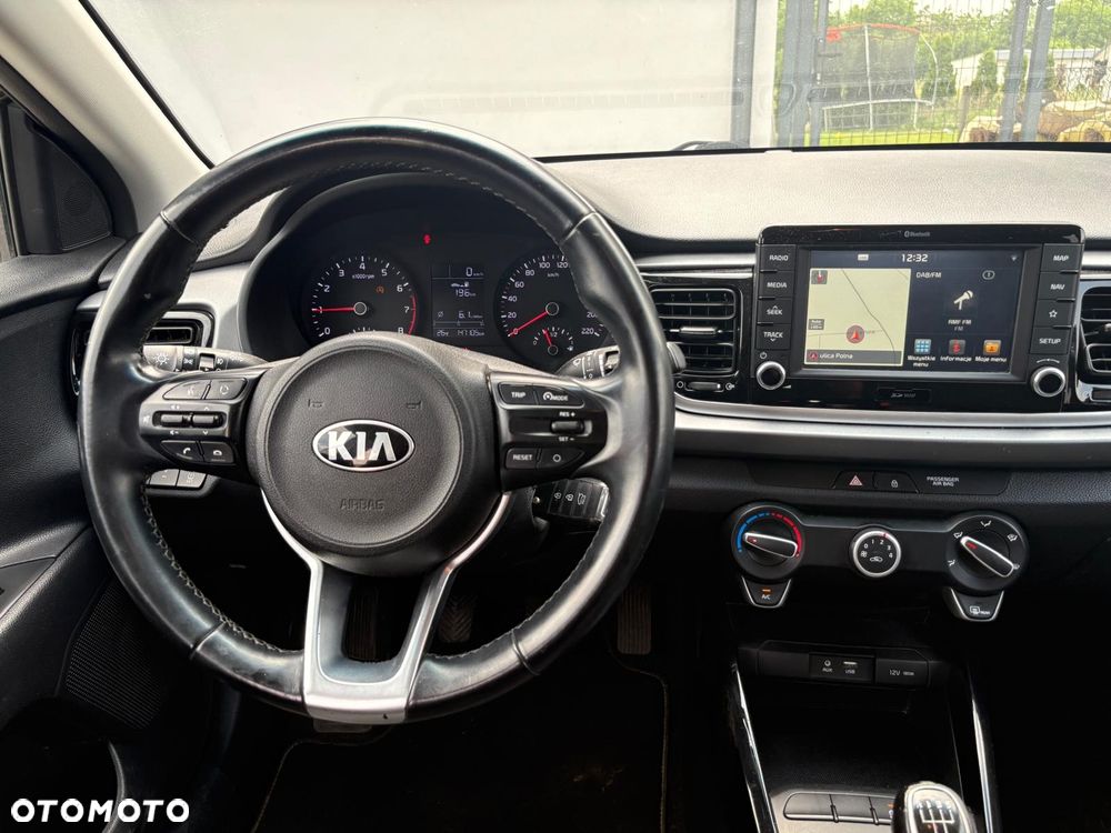 Kia Rio - 8