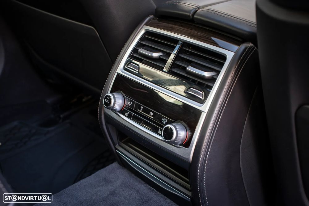 BMW 745 e iPerformance - 44