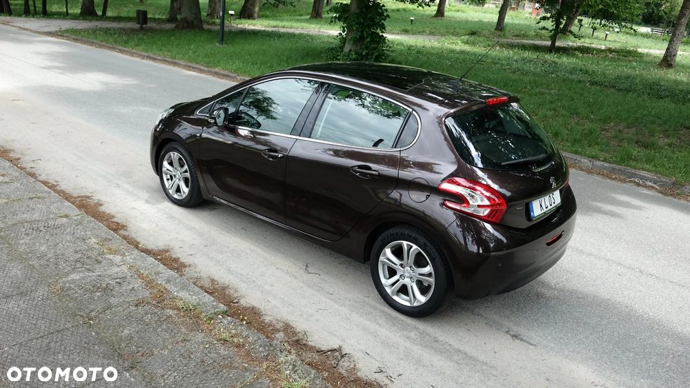 Peugeot 208 120 VTI Allure - 31