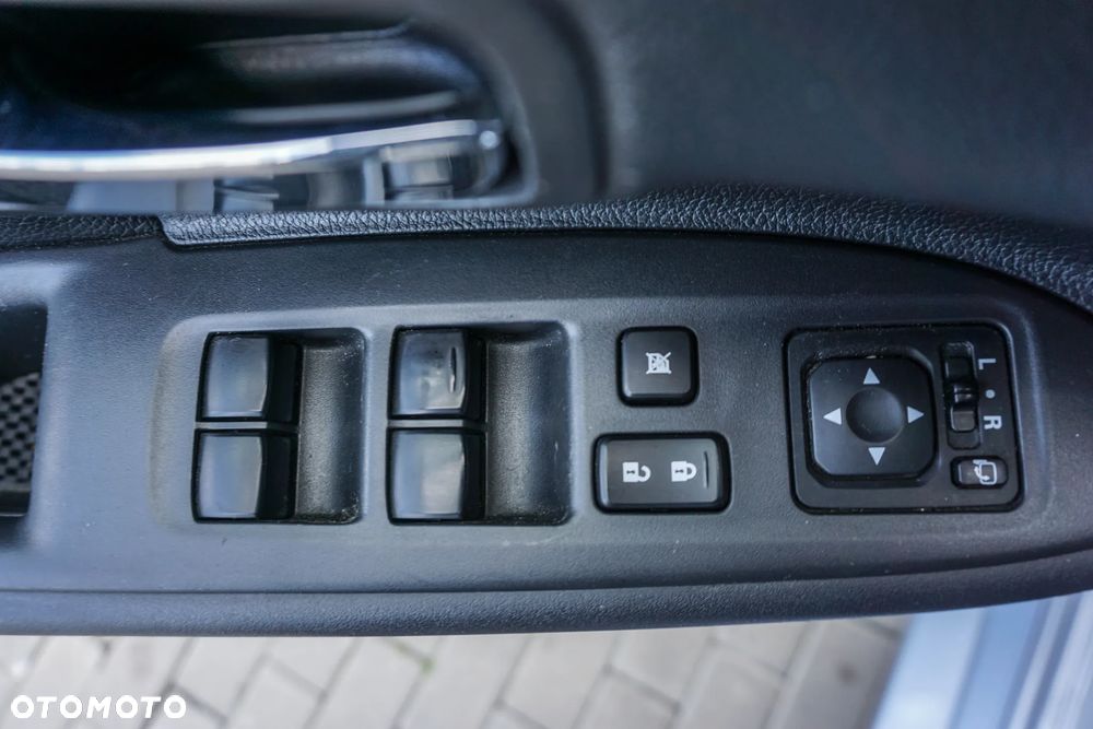 Mitsubishi Outlander - 26