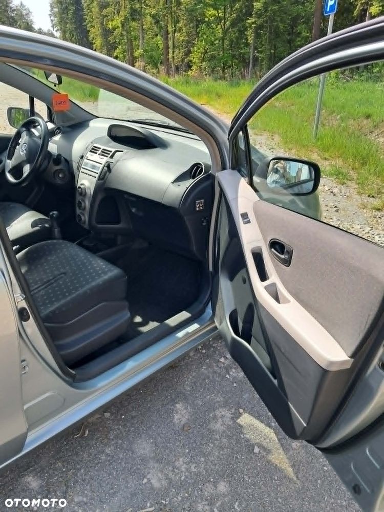 Toyota Yaris - 8