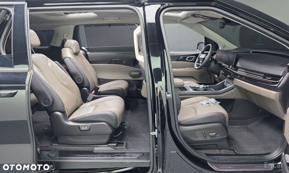 Kia Carnival - 24