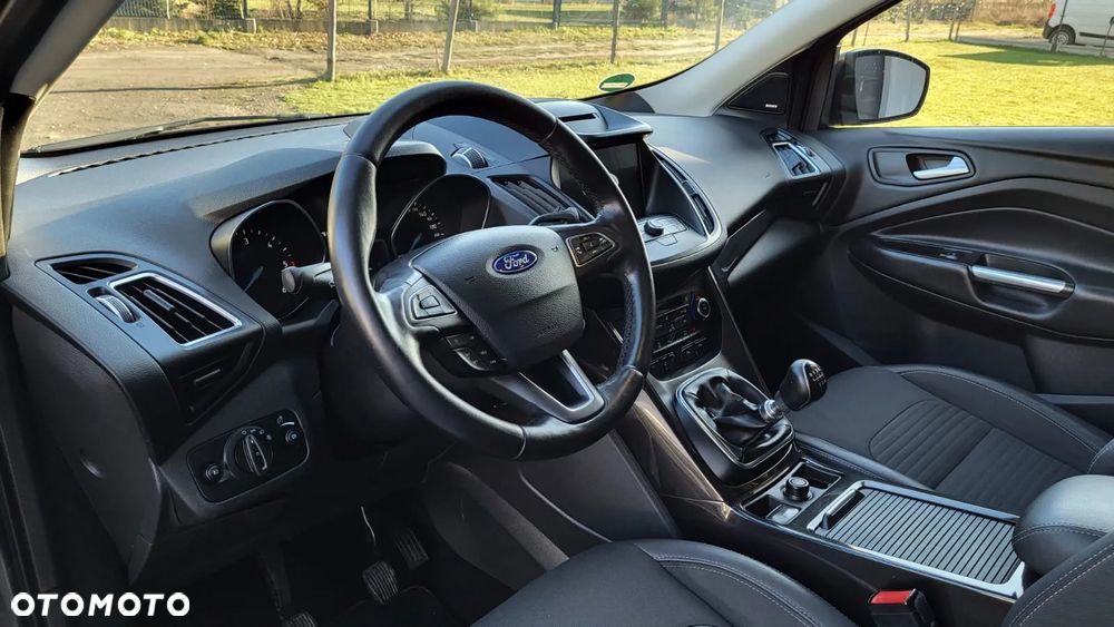 Ford Kuga 2.0 TDCi FWD Titanium - 34