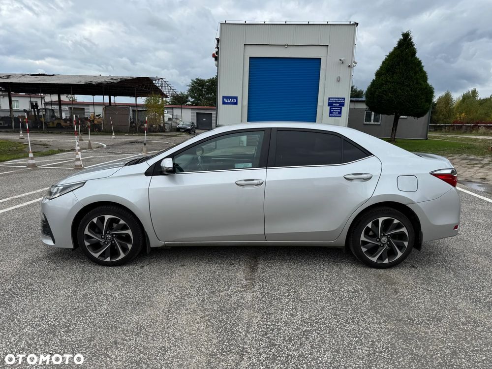 Toyota Corolla 1.6 Prestige EU6 - 12