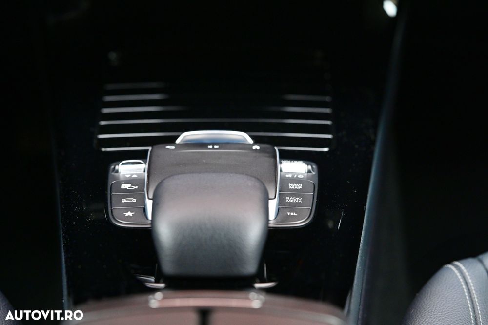 Mercedes-Benz A 200 - 35