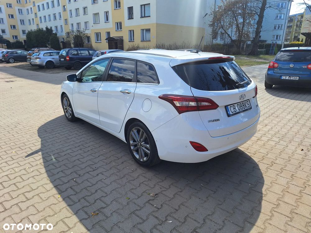 Hyundai i30 1.6 CRDi Premium DCT - 4