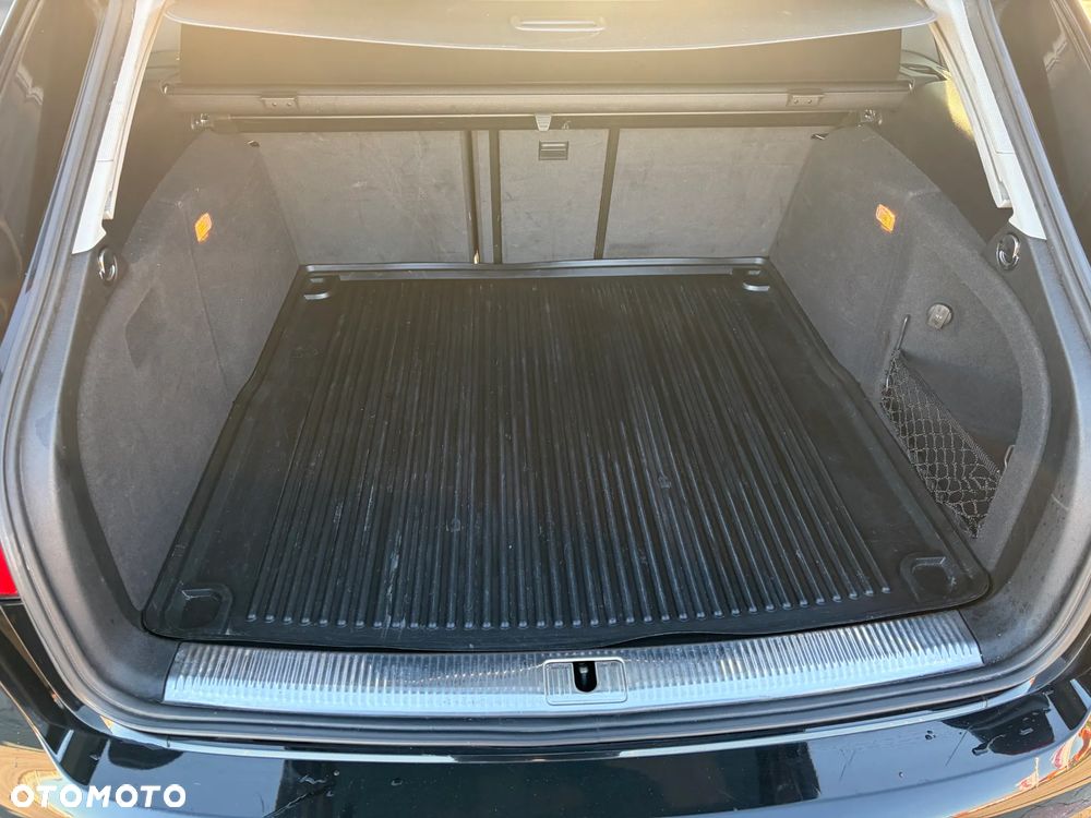 Audi A4 Avant 2.0 TDI DPF quattro S tronic Ambiente - 12