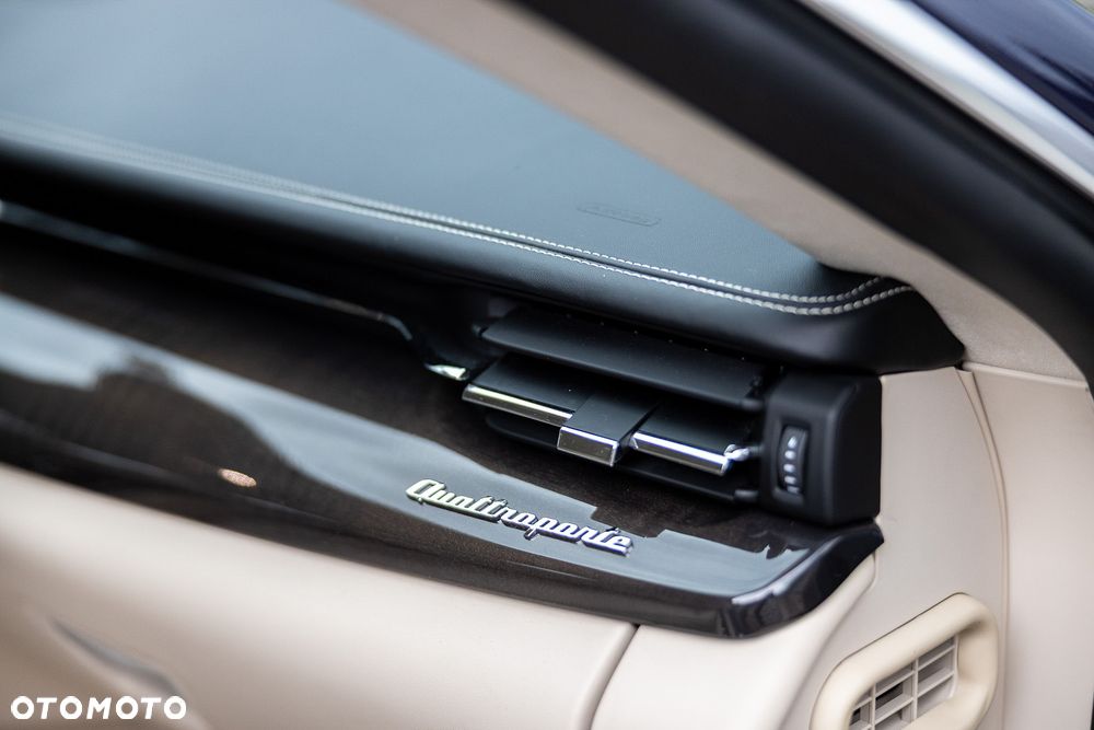 Maserati Quattroporte GranLusso S - 31