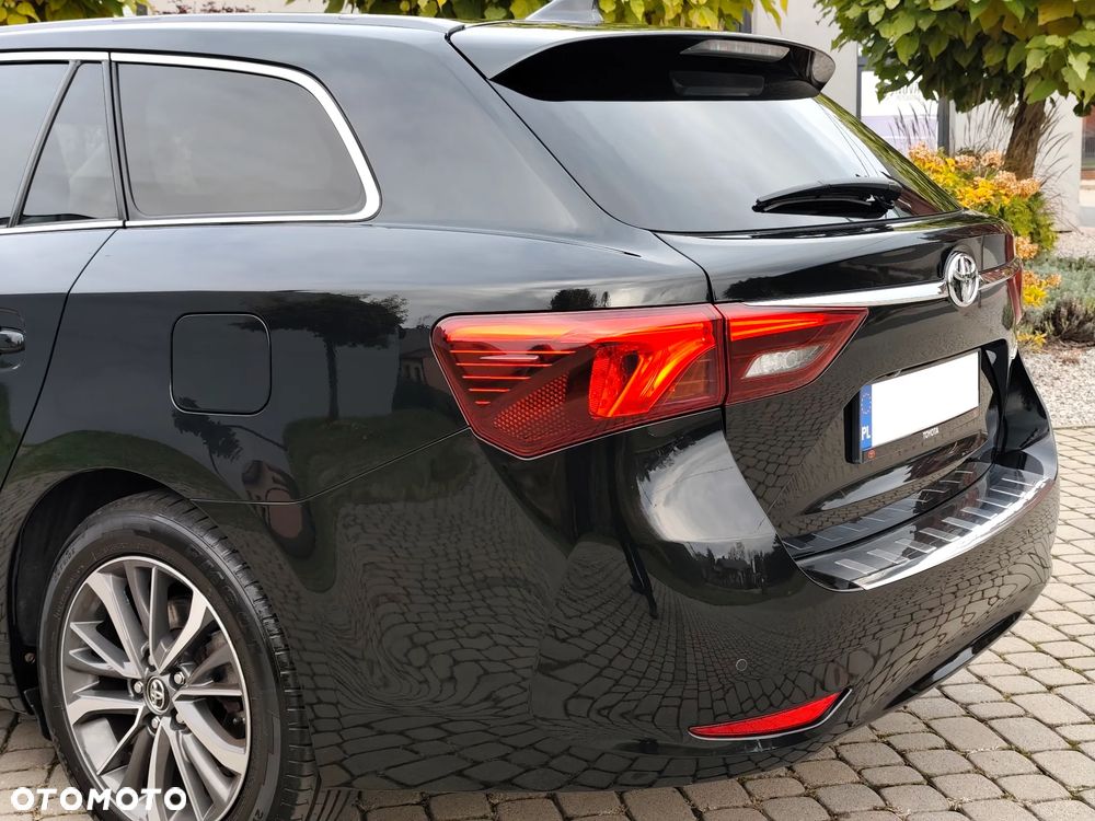 Toyota Avensis - 10