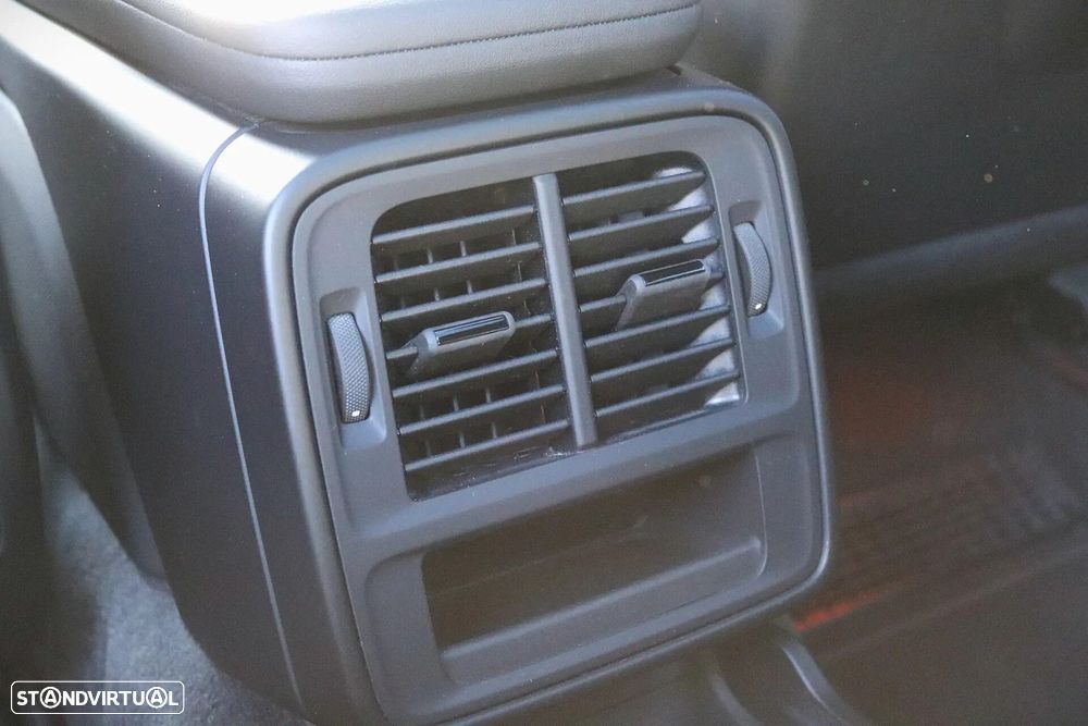 Porsche Taycan 4S - 38