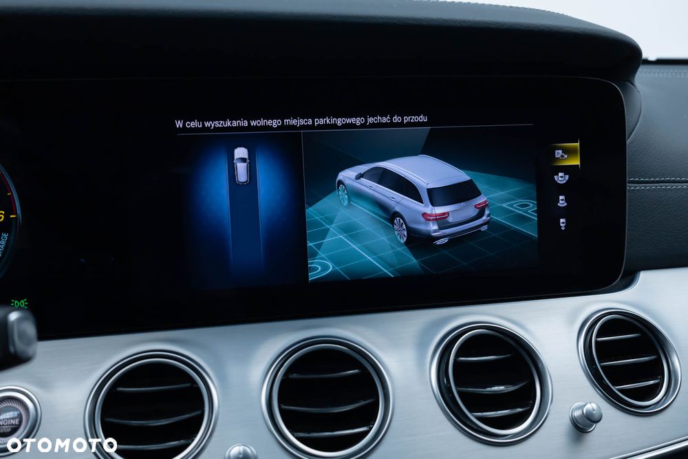Mercedes-Benz Klasa E 300 de 4Matic 9G-TRONIC AMG Line - 23