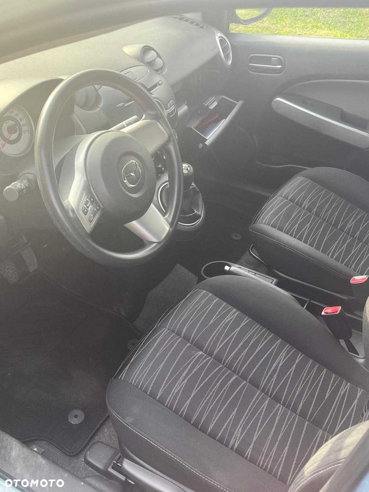 Mazda 2 - 6