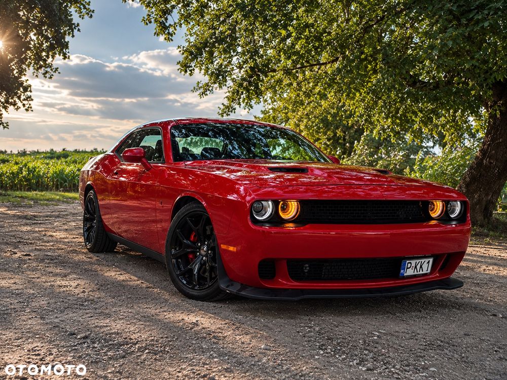 Dodge Challenger - 1