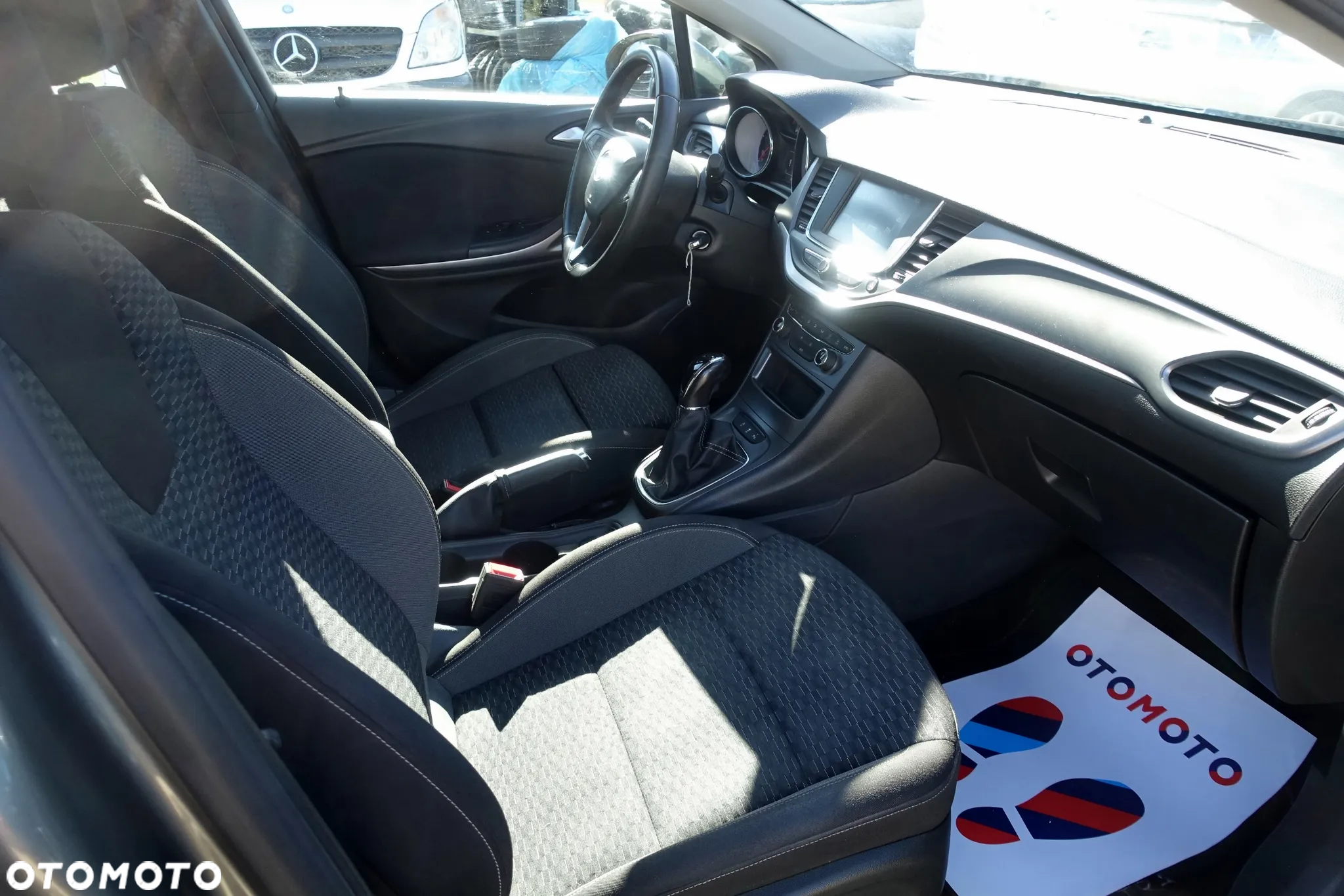Opel Astra 1.5 D Start/Stop Business Edition - 11