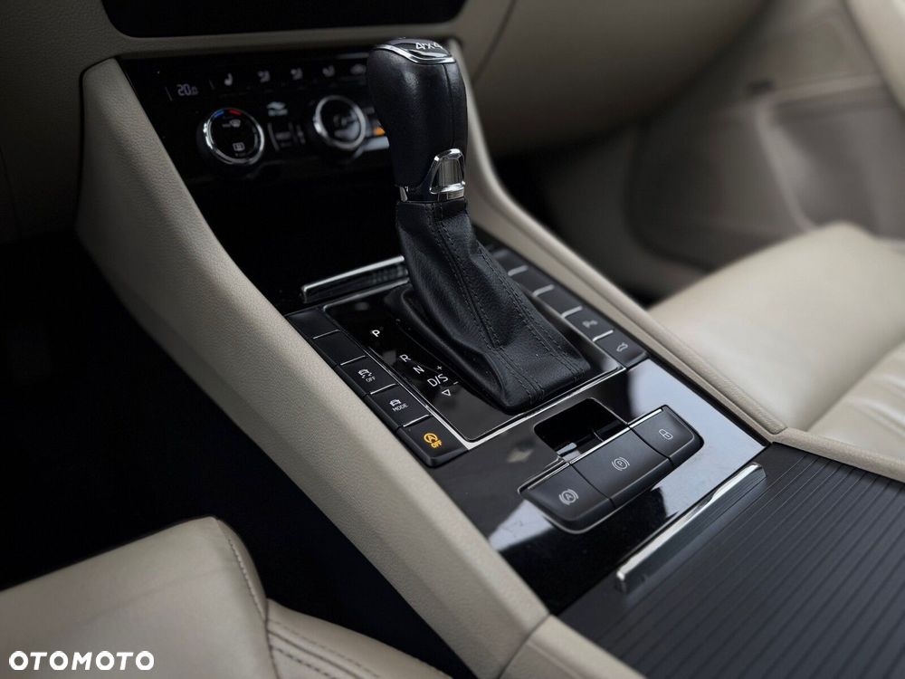 Skoda Superb 2.0 TDI 4x4 L&K DSG - 21