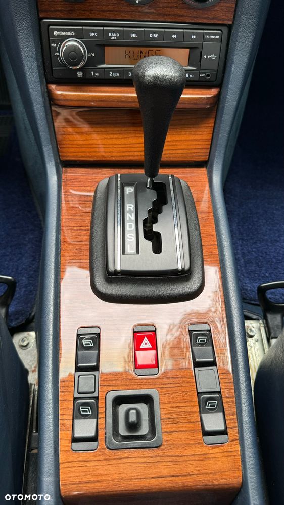 Mercedes-Benz W123 - 24