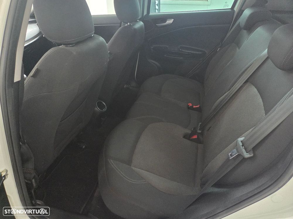 Alfa Romeo Giulietta 1.6 JTDm Distinctive - 11