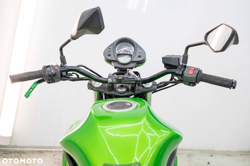 Kawasaki ER - 28