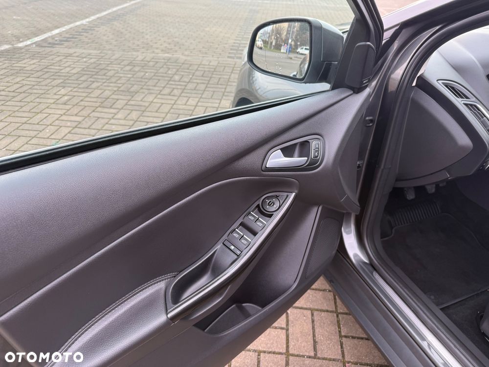 Ford Focus 1.0 EcoBoost Titanium - 10