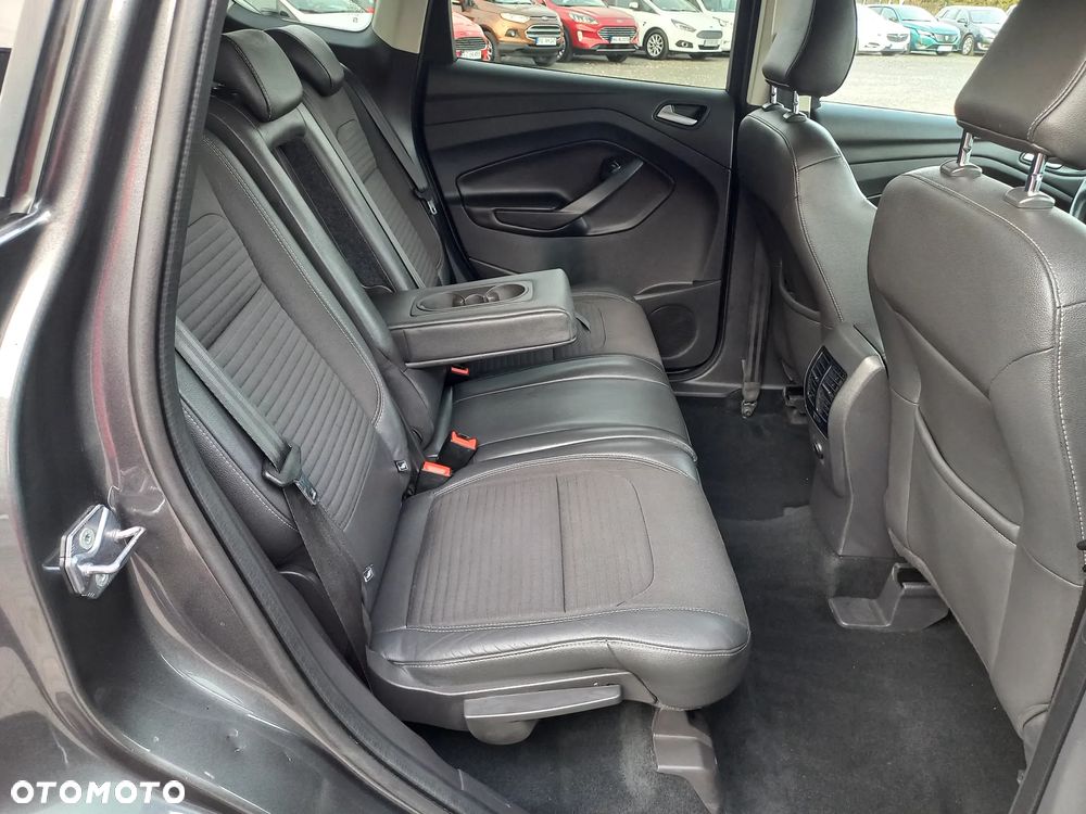 Ford Kuga 1.5 TDCi 2x4 Titanium - 18