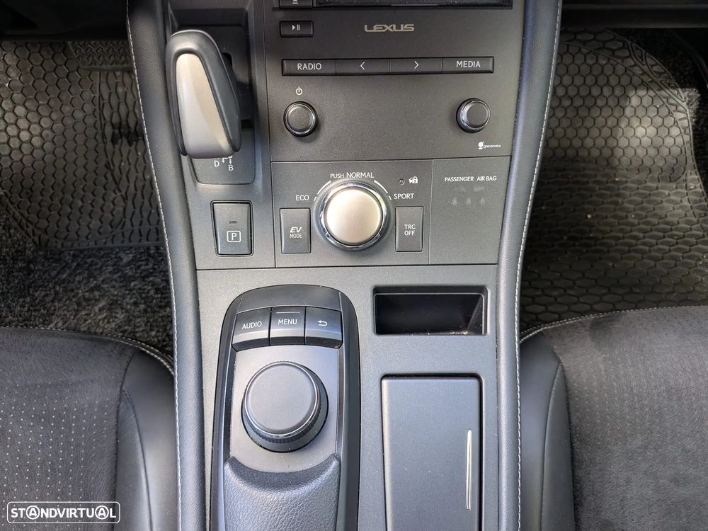 Lexus CT 200h Executive+ - 19