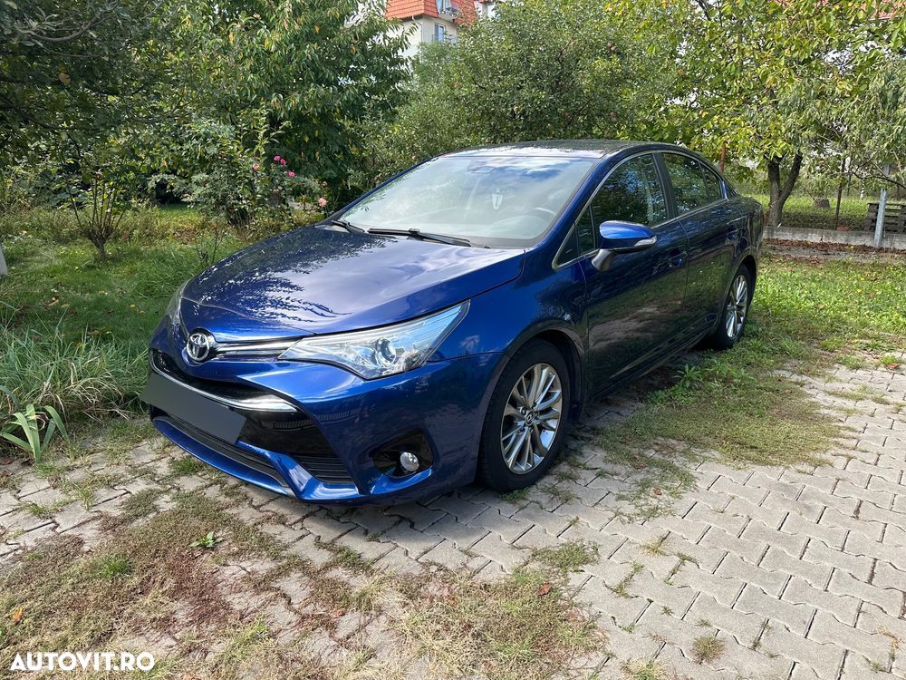 Toyota Avensis 2.0 D-4D Executive - 1