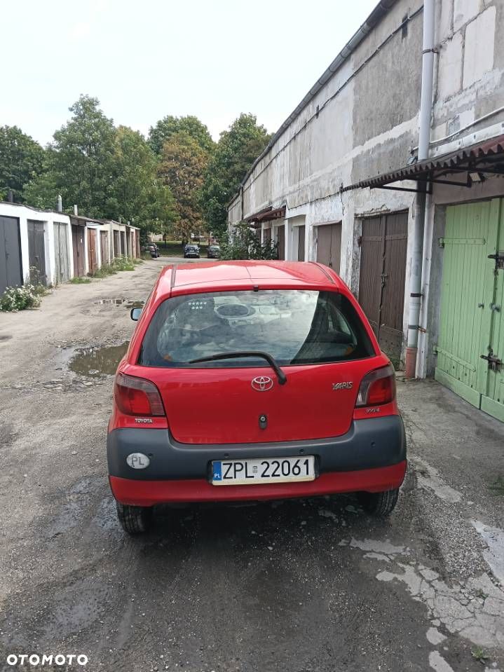 Toyota Yaris 1.0 Base - 3