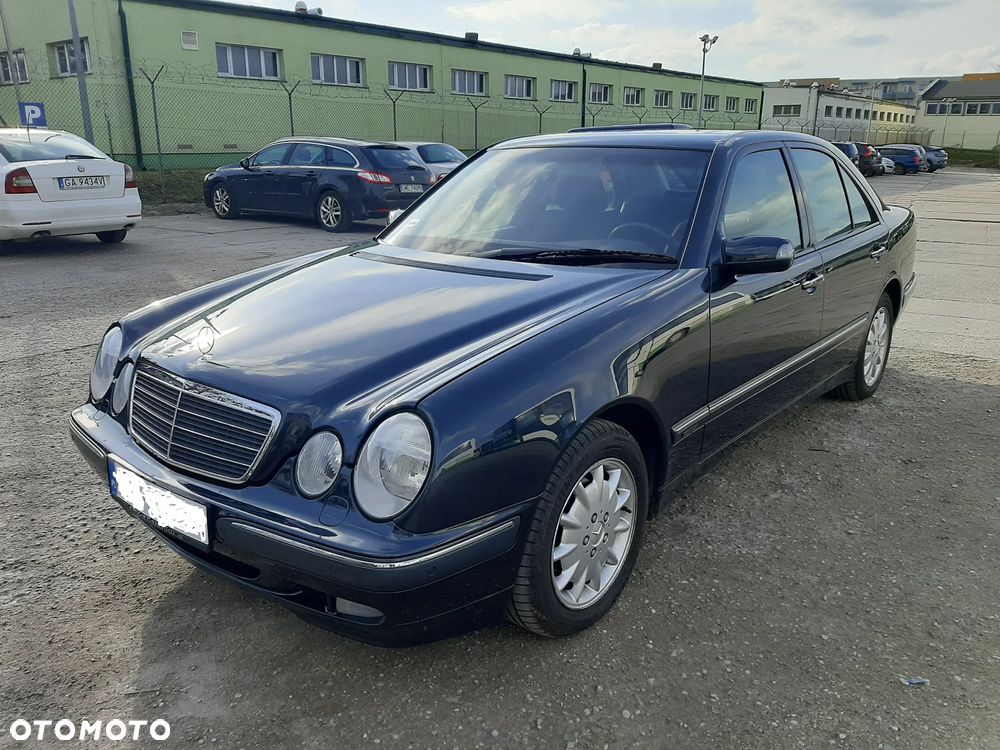 Mercedes-Benz Klasa E - 4