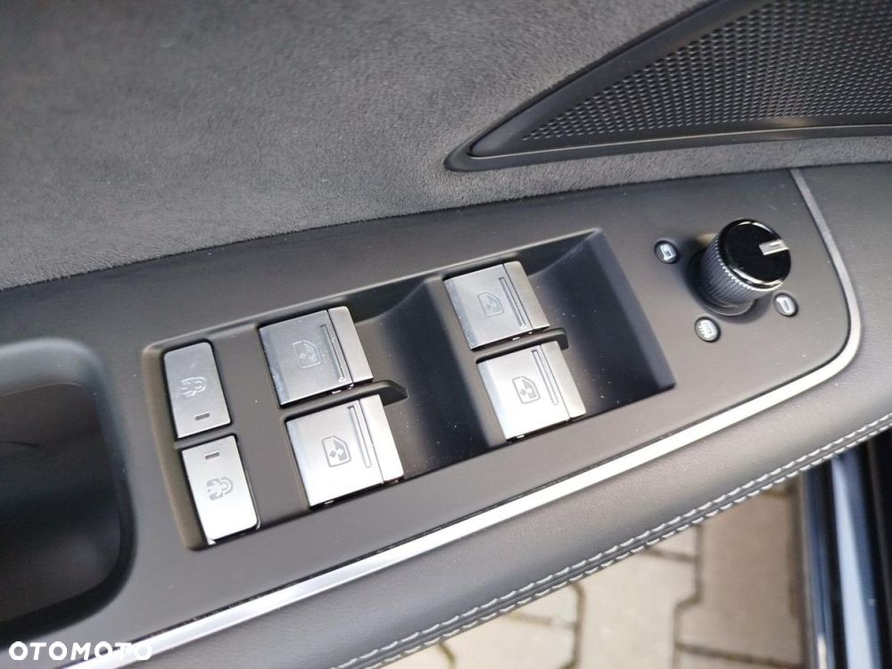 Audi S8 - 15