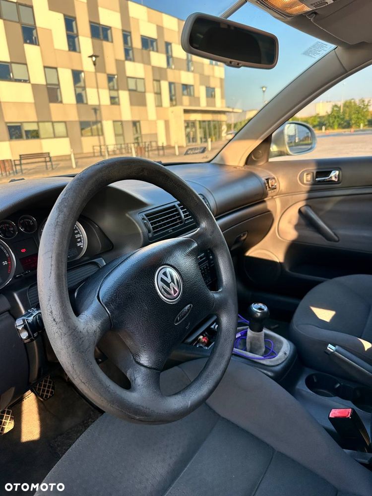 Volkswagen Passat 1.9 TDI Basis - 11