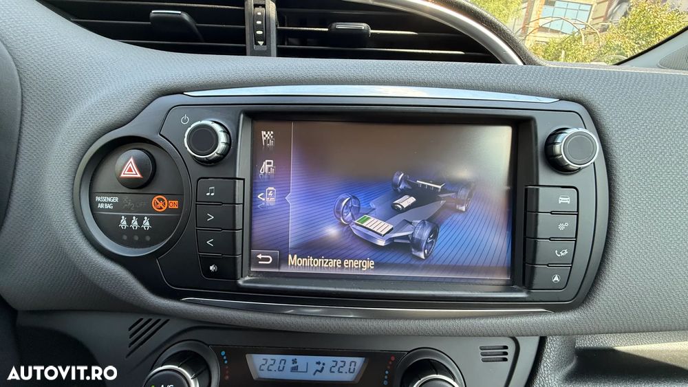 Toyota Yaris 1.5 VVT-i HSD Luna - 13