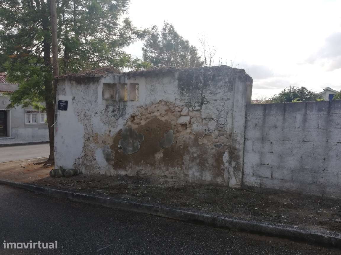 Terreno urbano murado no centro da Vila da  Marmeleira - Grande imagem: 4/9