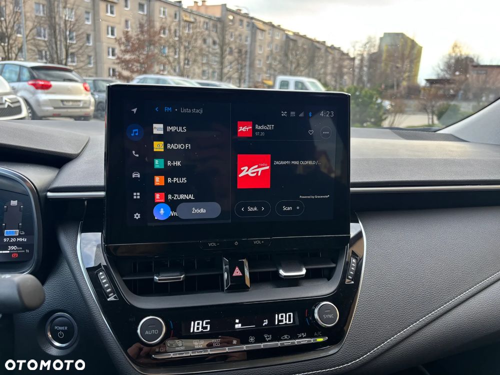 Toyota Corolla 1.8 Hybrid Executive - 28