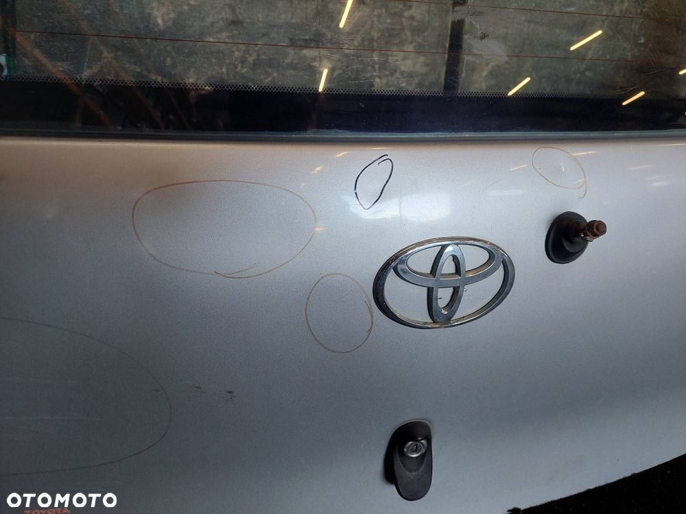 KOMPLETNY TYŁ KLAPA BAGAŻNIKA ZDERZAK LAMPY TOYOTA YARIS I LIFT 1E7 - 13