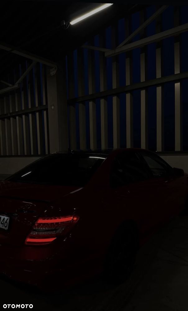 Mercedes-Benz Klasa C 200 CGI BlueEff Avantgarde - 16
