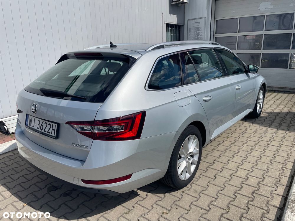 Skoda Superb 2.0 TDI Ambition - 4